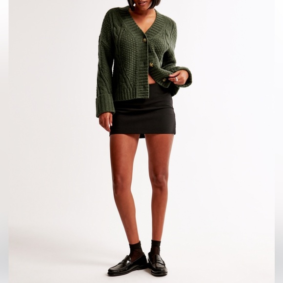 Abercrombie & Fitch Olive Green Cable Knit Button Cardigan - Picture 4 of 9